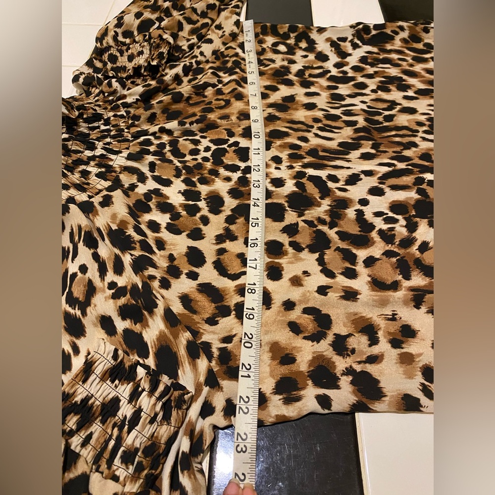 Chico’s Animal‎ Print Cheetah Mock Neck Tunic Smocked Neck Cuffs Elegant Modest - Picture 11 of 15